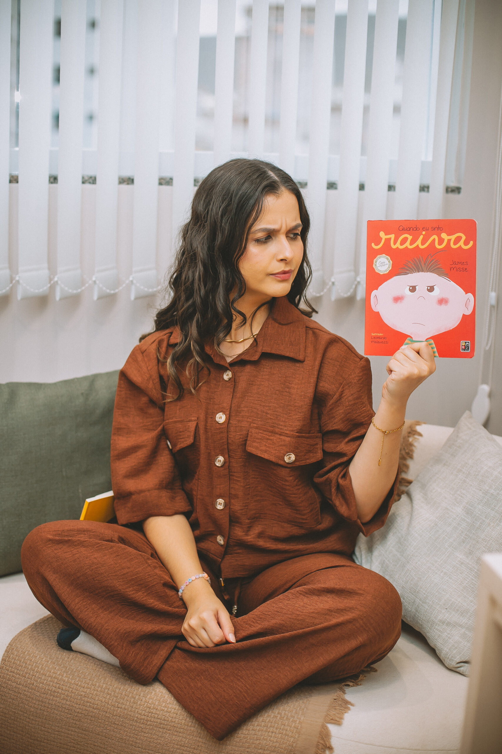 Livro infantil sobre a emoção raiva, usado nas sessões de terapia