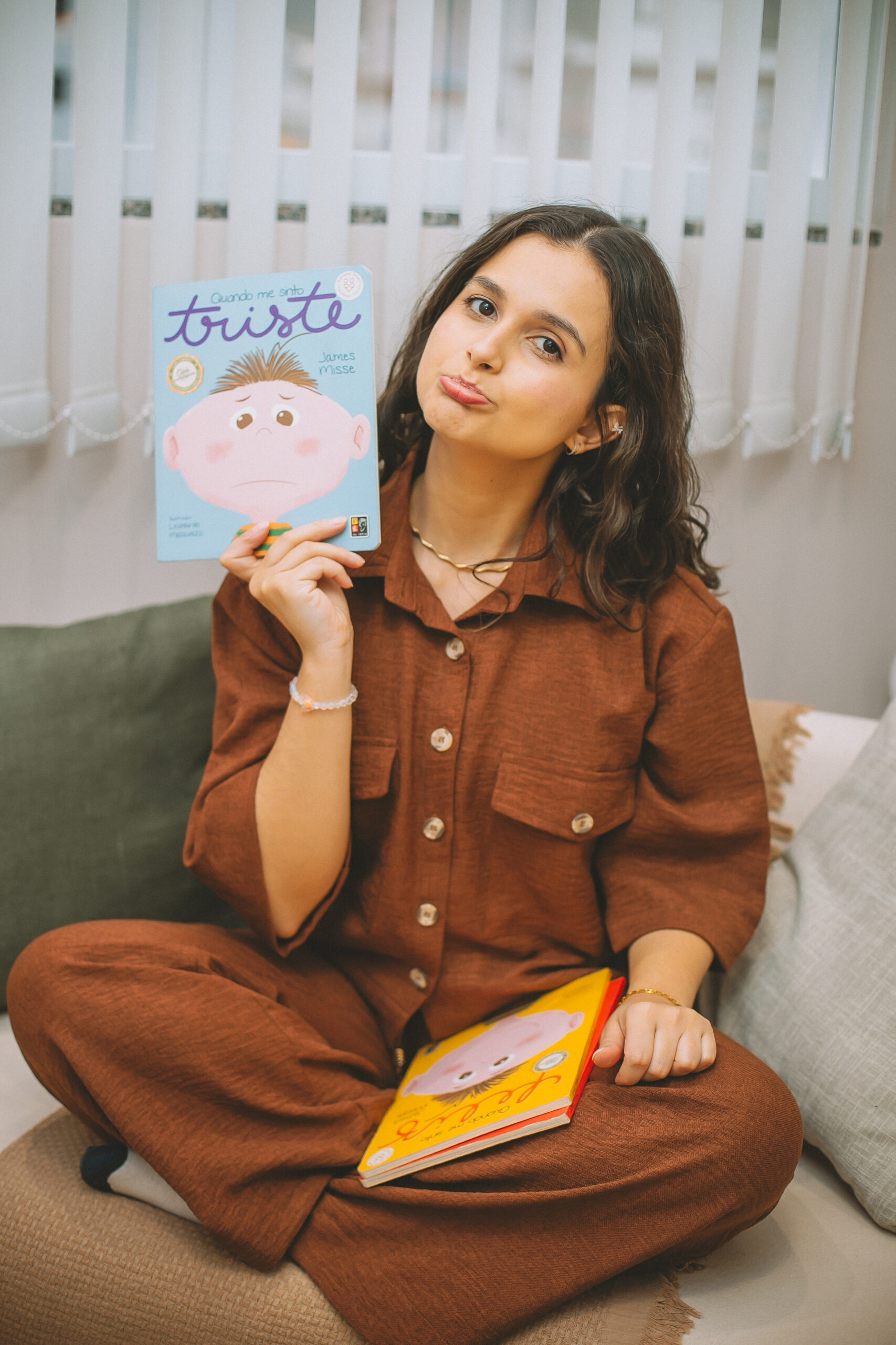 Livro infantil sobre a emoção tristeza, usado nas sessões de terapia